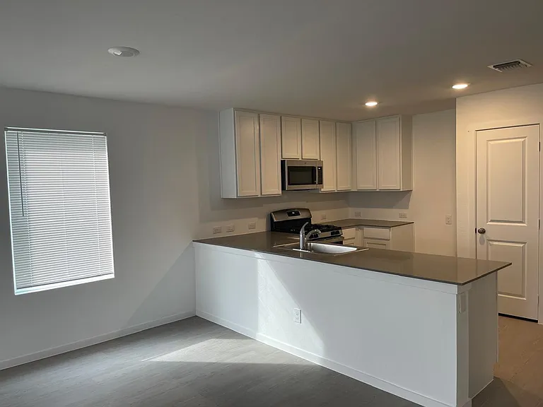 7706 Thor Dr #7706 — Photo 7