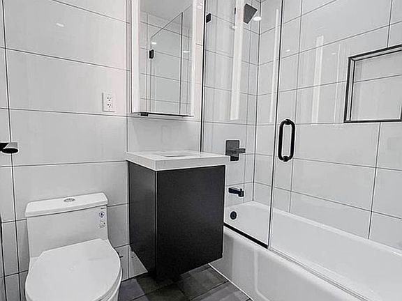 5th image of 214 E 83rd St #4A