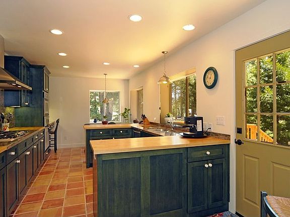 3rd image of 3075 Highlands Ct