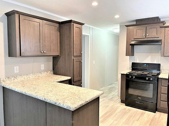 4th image of 606 Colleen Dr
