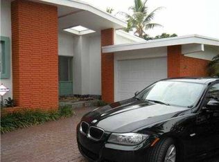 1930 NE 194th St, North Miami Beach, FL 33179