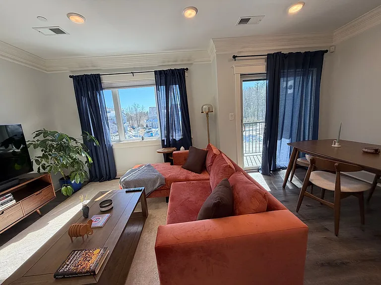 13-18 Hennery Way — Photo 4