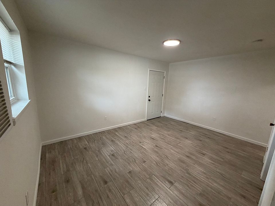 Studio entrance ground floor. New flooring. lighting, and freshly painted