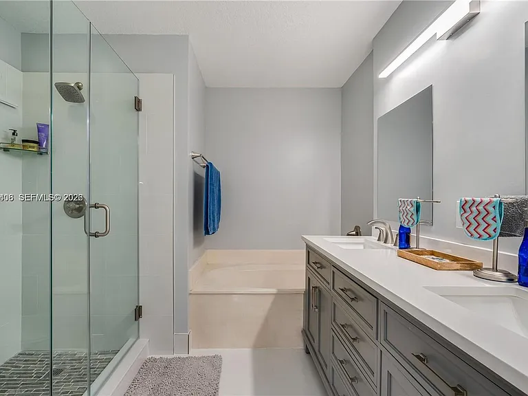 17079 NW 22nd St — Photo 14