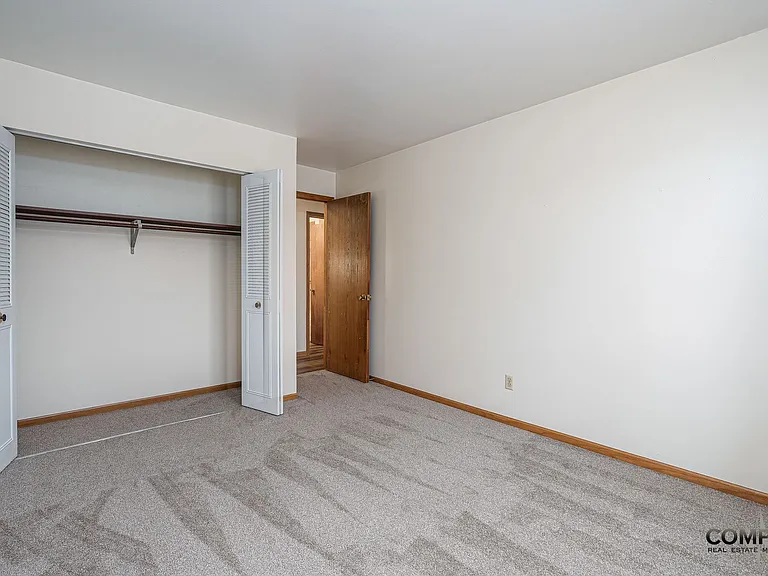 Half Moon Lake Apartments — Photo 35