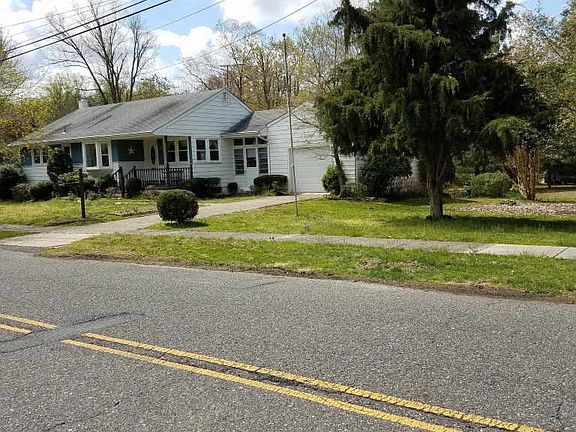 3rd image of 222 Glenwood Ave