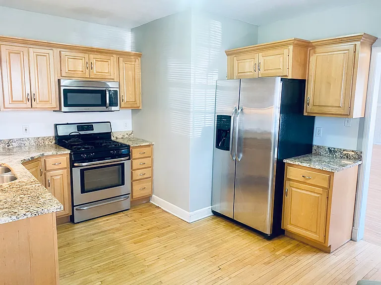 5001 Russell Ave S — Photo 10