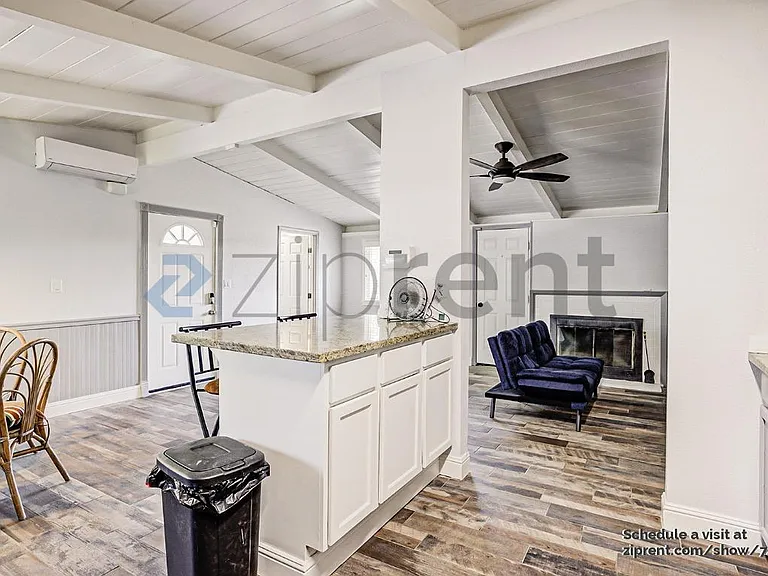 803 Virginia Dr — Photo 6