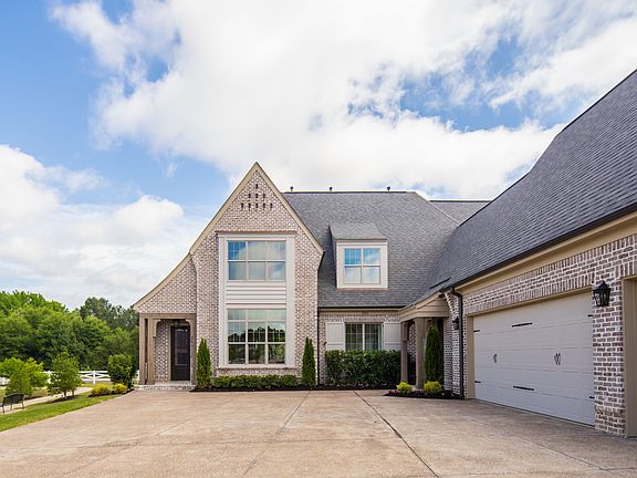 2nd image of 10704 Magnolia Park Cir N