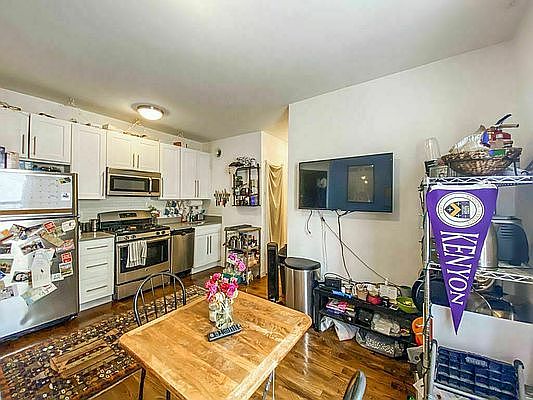 1st image of 504 Manhattan Ave APT 5R