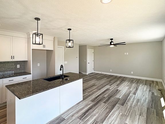 5th image of 2256 Limestone Way #U5ieyt