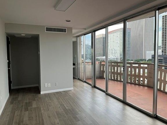 2nd image of 2016 Main St APT 809