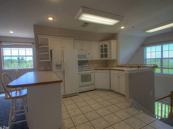 4th image of 9610 Sanderson Ln