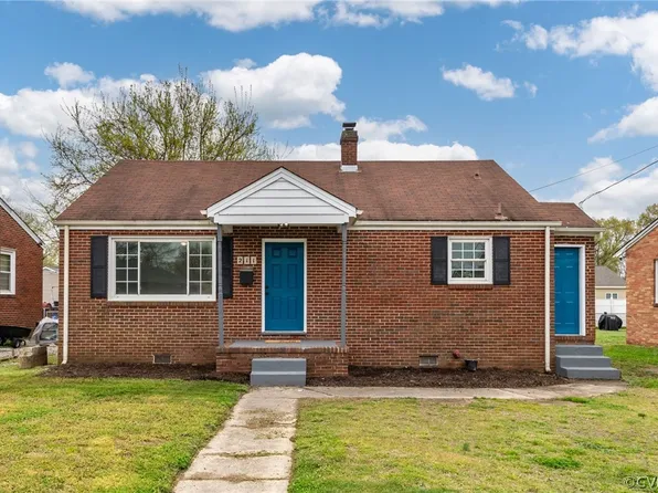 211 Moore Ave, Colonial Heights, VA 23834