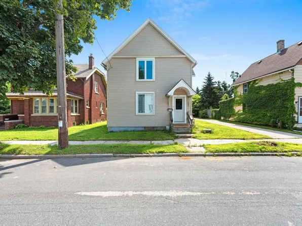 921 South 18th STREET, Manitowoc, WI 54220