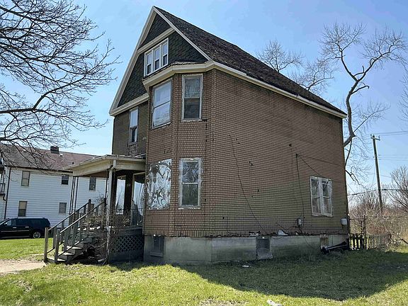 6385 Stanford