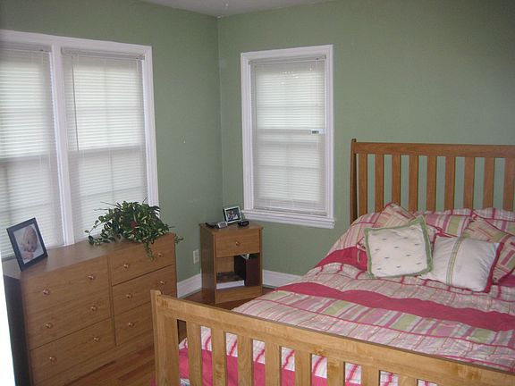 3rd image of 15 Crescent Dr