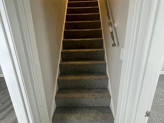 5th image of 913 Camden Ave