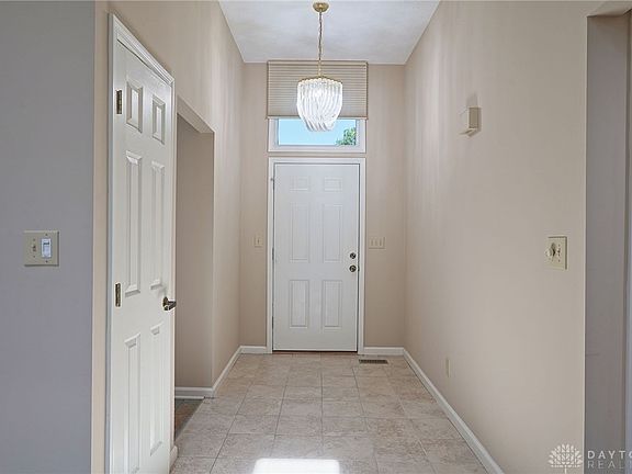 3rd image of 474 Cloverhill Ct