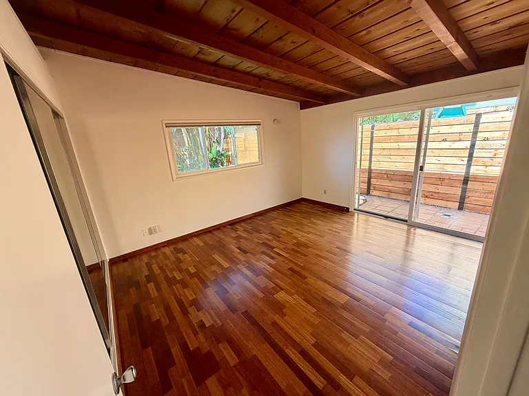 6833 Draper Ave — Photo 18