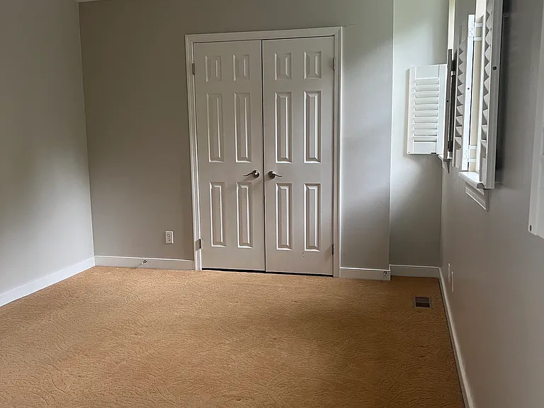 331 Glenpark Ln — Photo 33