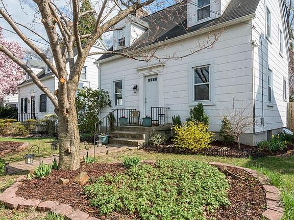 2nd image of 205 Oak Ave