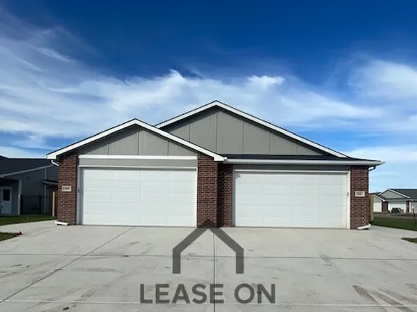 3839 S Bluelake Ct, Wichita, KS 67215