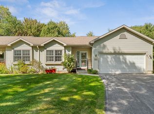 221 Bittersweet Cir, Williston, VT 05495