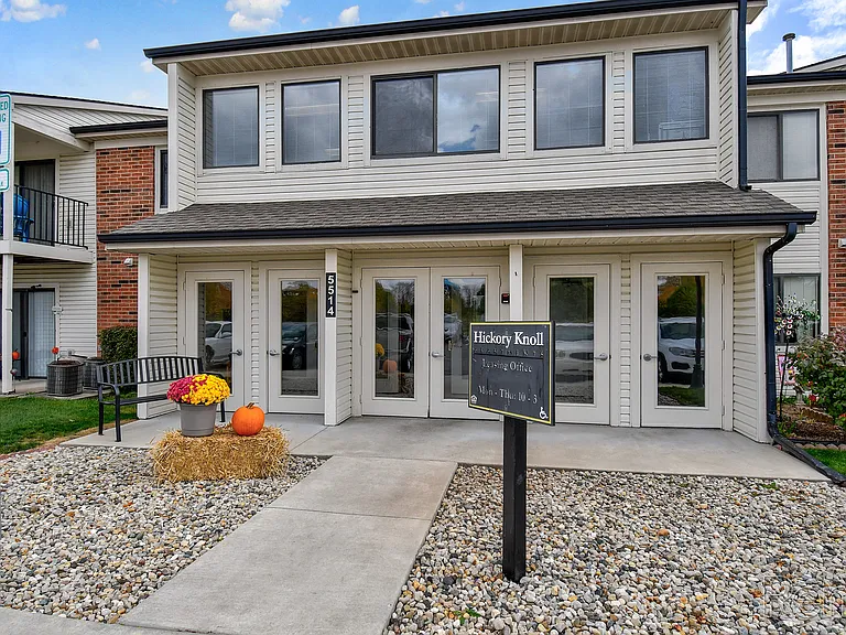 Hickory Knoll Apartments — Photo 1
