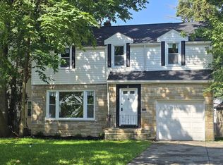2300 Wrenford Rd, University Heights, OH 44118