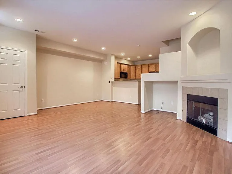 8325 Stonybridge Cir — Photo 2