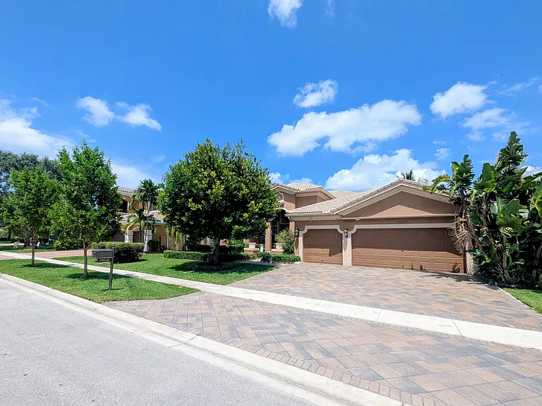 10640 Oak Meadow Ln — Photo 62