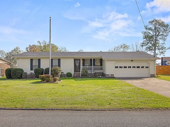 3rd image of 72 Cordell Dr