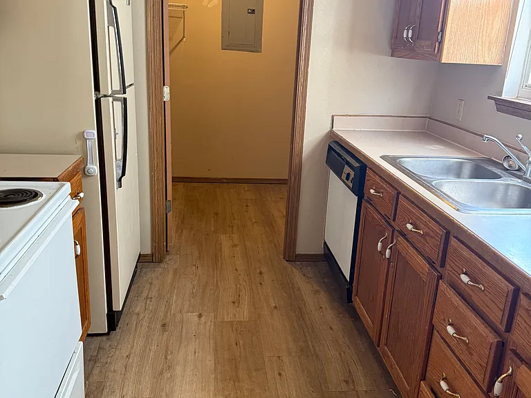 1513 S Case St — Photo 17