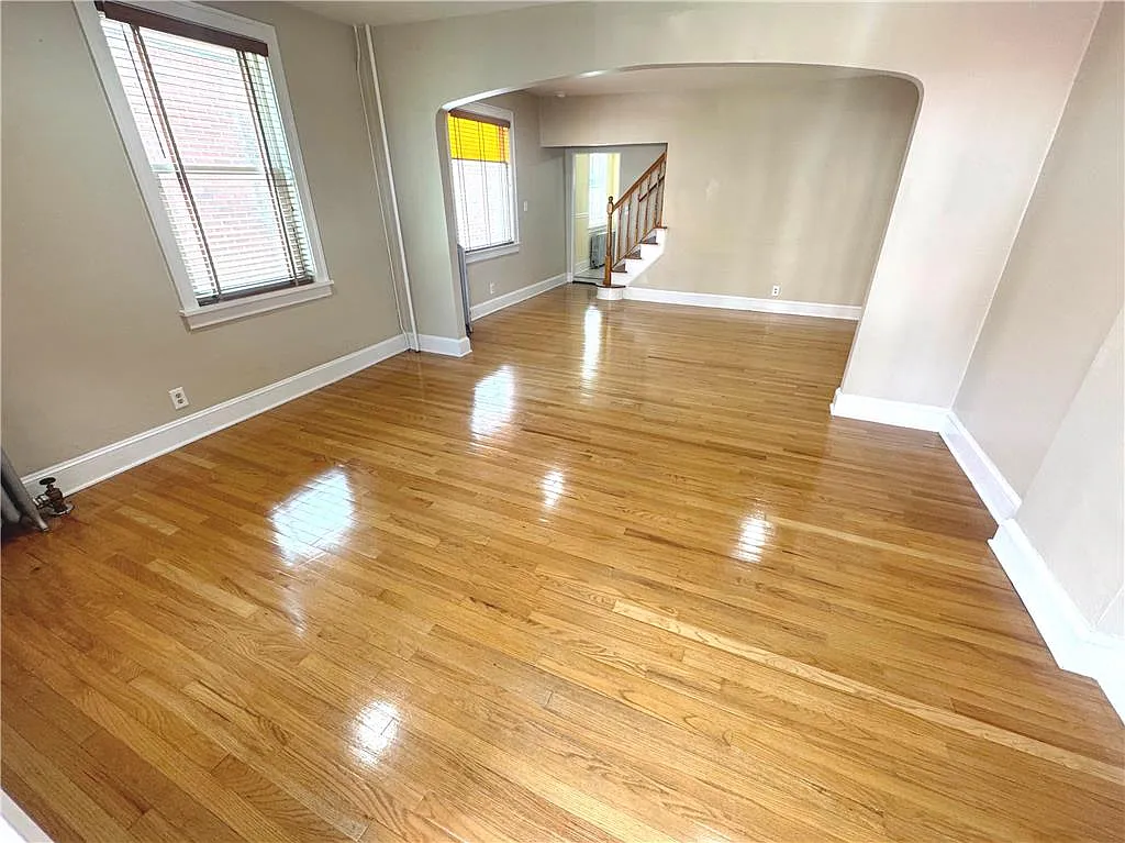 3 bed, 1.0 bath, 1280 sqft, $1,400 — Photo 3