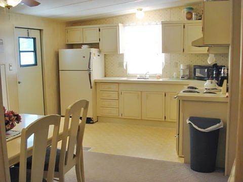 2nd image of 601 Dogwood Cir