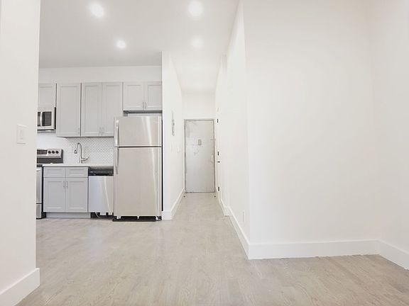 4th image of 5323 Roosevelt Ave APT 3R