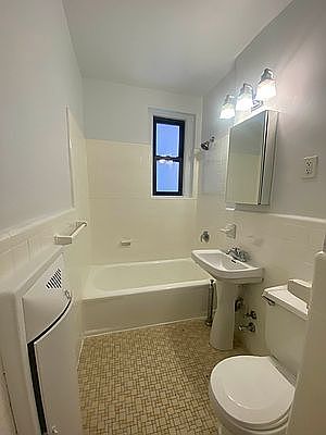 5th image of 212 W 22nd St APT 3H