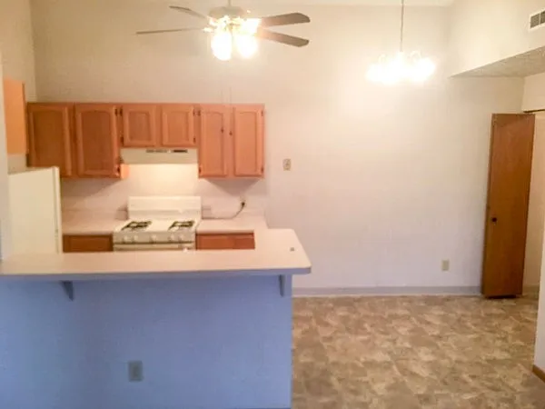 Southampton Apartments — Photo 2