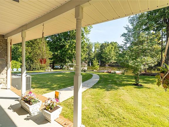 5th image of 578 Riverview Rd