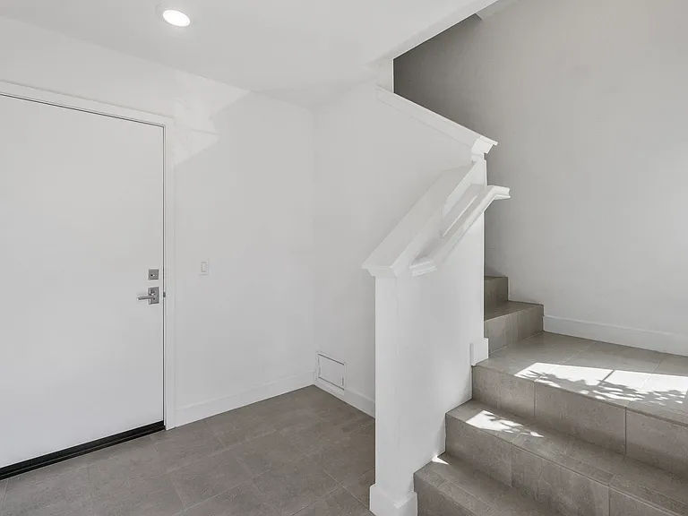 1632 Doheny Way — Photo 17