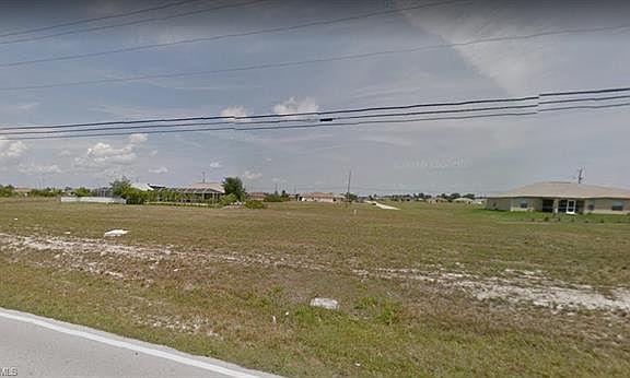 4th image of 137 Chiquita Blvd S