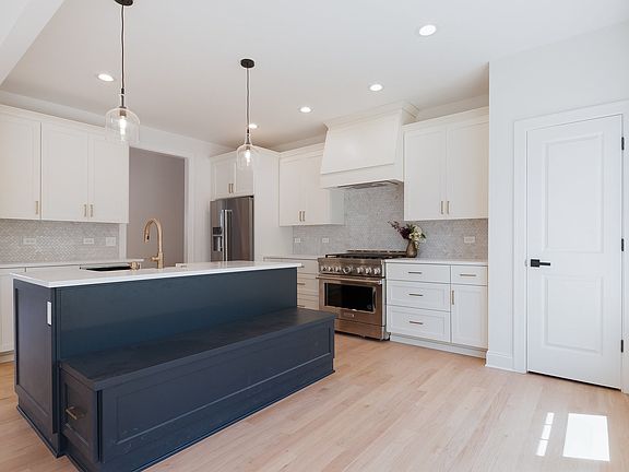 5th image of 25143 Fieldbrook Dr