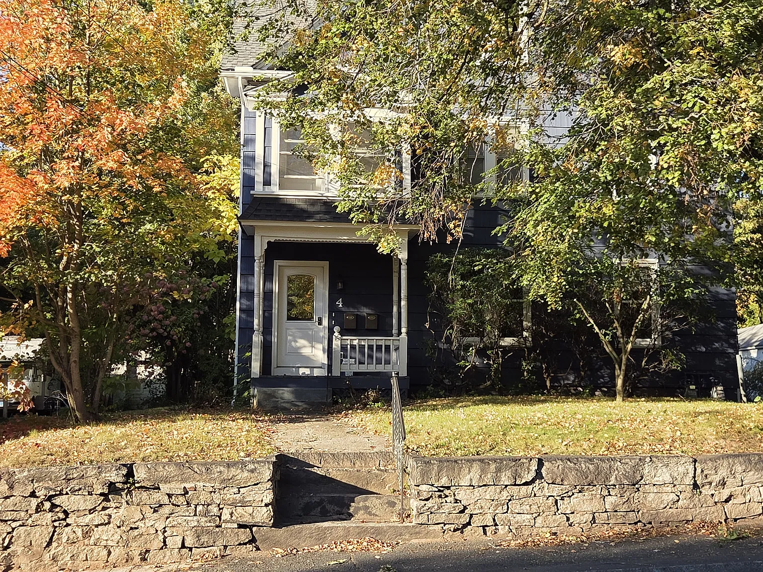 2 bed, 950 sqft, $2,100 — Photo 1