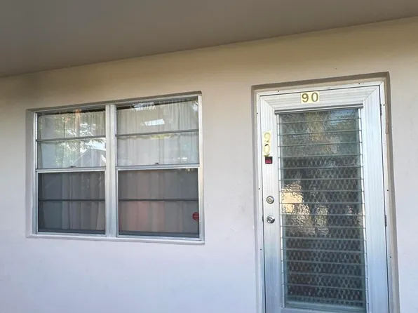 90 WINDSOR E, West Palm Beach, FL 33417