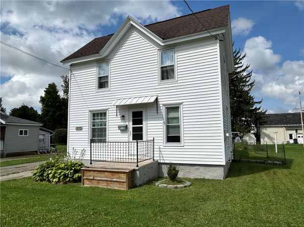 209 Lincoln St, Wayland, NY 14572