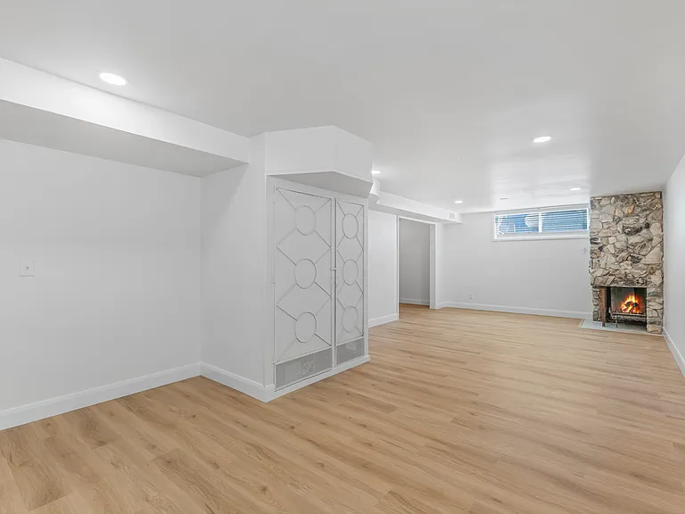 2895 E Cherry Blossom Ln — Photo 16