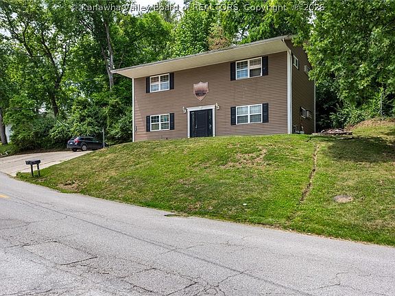 3rd image of 160 Irwin Rd
