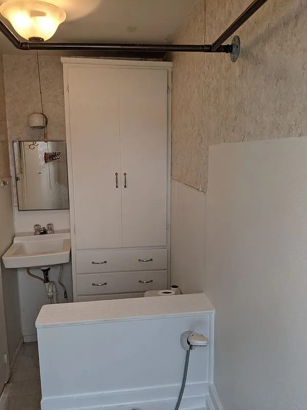 2 bed, 1.0 bath, 1060 sqft, $1,250 — Photo 3