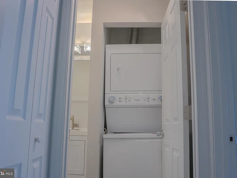 8622 Village Square Dr #8622 — Photo 17